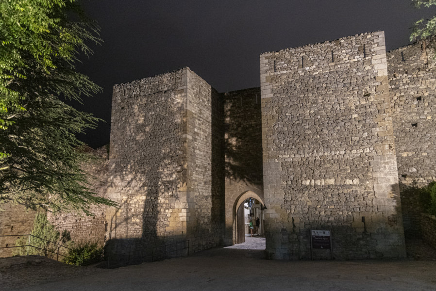 Castelló de la Plana - Morella 042 - Portal de la Nevera.jpg